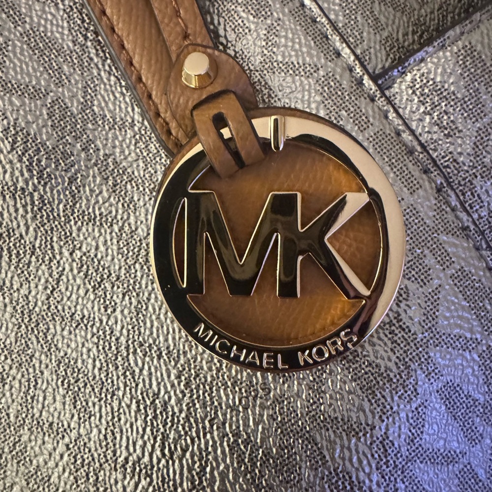 Michael Kors Sheila Large Signature Logo Tote Bag - Picture 2 of 5